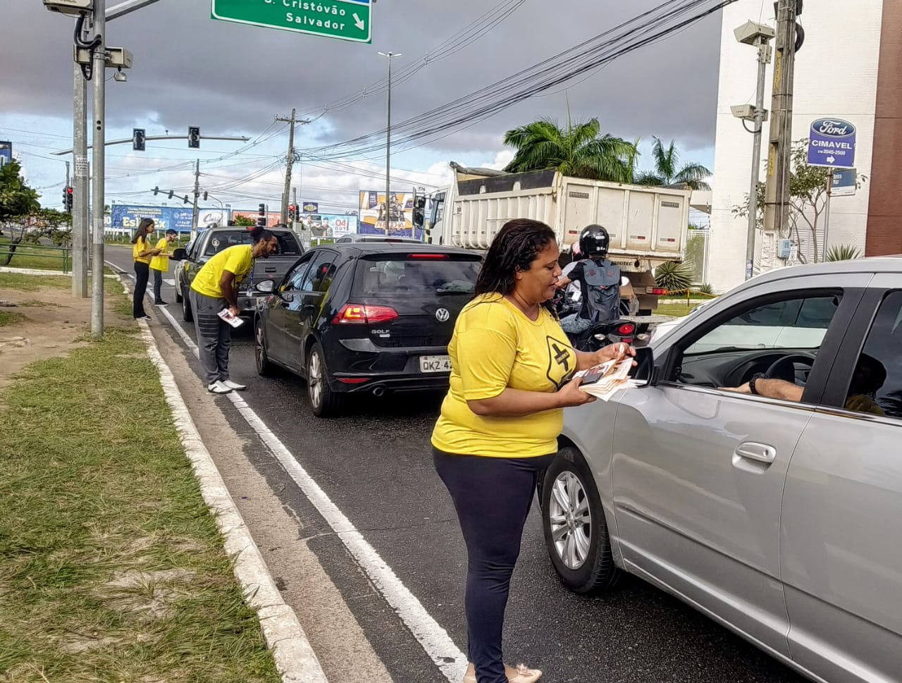 SMTT reforça mensagem de conscientização no trânsito em mais uma ação educativa - SMTT Aracaju